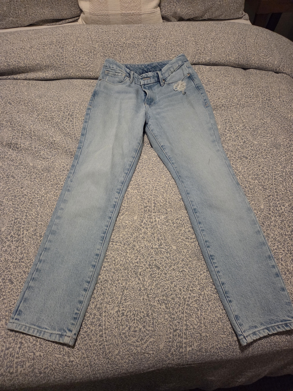 Good American Light Wash Straight-Leg Jeans